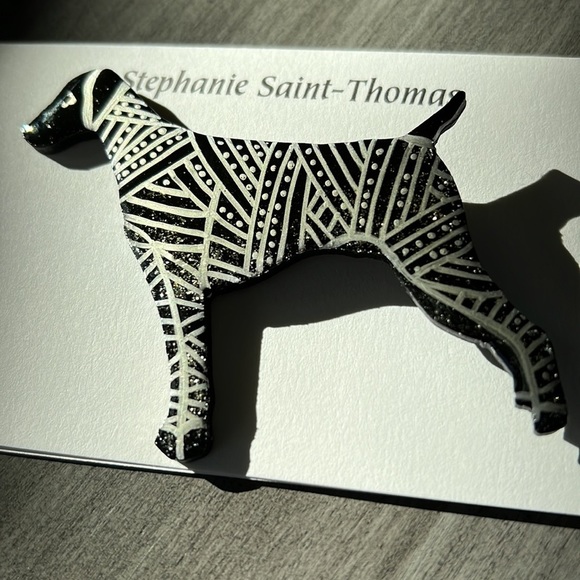 Hand Painted Weimaraner Lacquer on Wood Art Pin - Picture 5 of 6